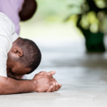 Como Perseverar em Oração Quando Está Estressado – EBD Hoje