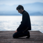 Lamento bíblico: o que é e como fazê-lo – EBD Hoje