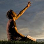 Não fique em seu próprio mundo privado – EBD Hoje