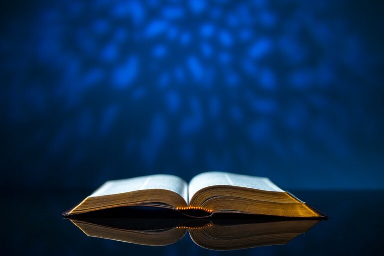 Deus está em julgamento, então leia as evidências – EBD Hoje