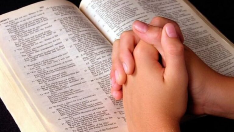 7 Salmos para ler quando a vida parece miserável – EBD Hoje