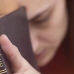 4 sinais de que Deus está falando com você – EBD Hoje