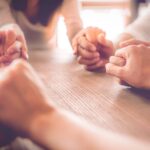4 maneiras de servir como um casal – EBD Hoje