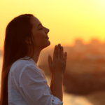 O amor em sua dor: Como o Espírito responde ao nosso pecado – EBD Hoje