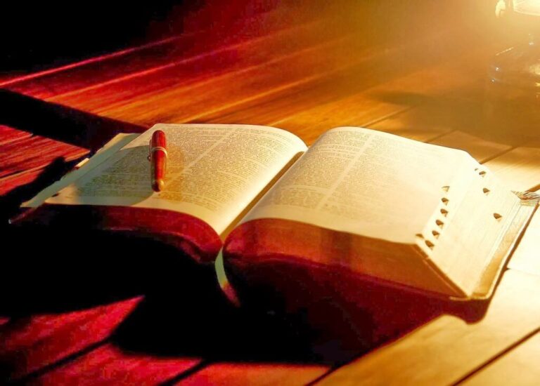 15 Versículos sobre a Inspiração da Escritura – EBD Hoje